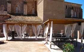 Apartamentos La Fonda