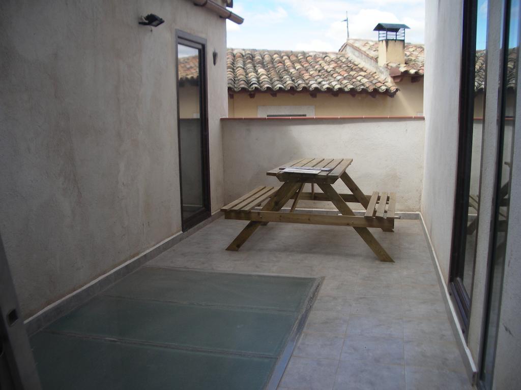 Apartamentos La Fonda Aninon Chambre photo