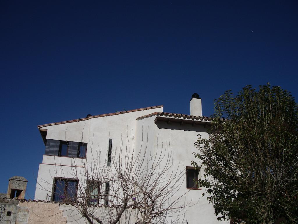 Apartamentos La Fonda Aninon Extérieur photo