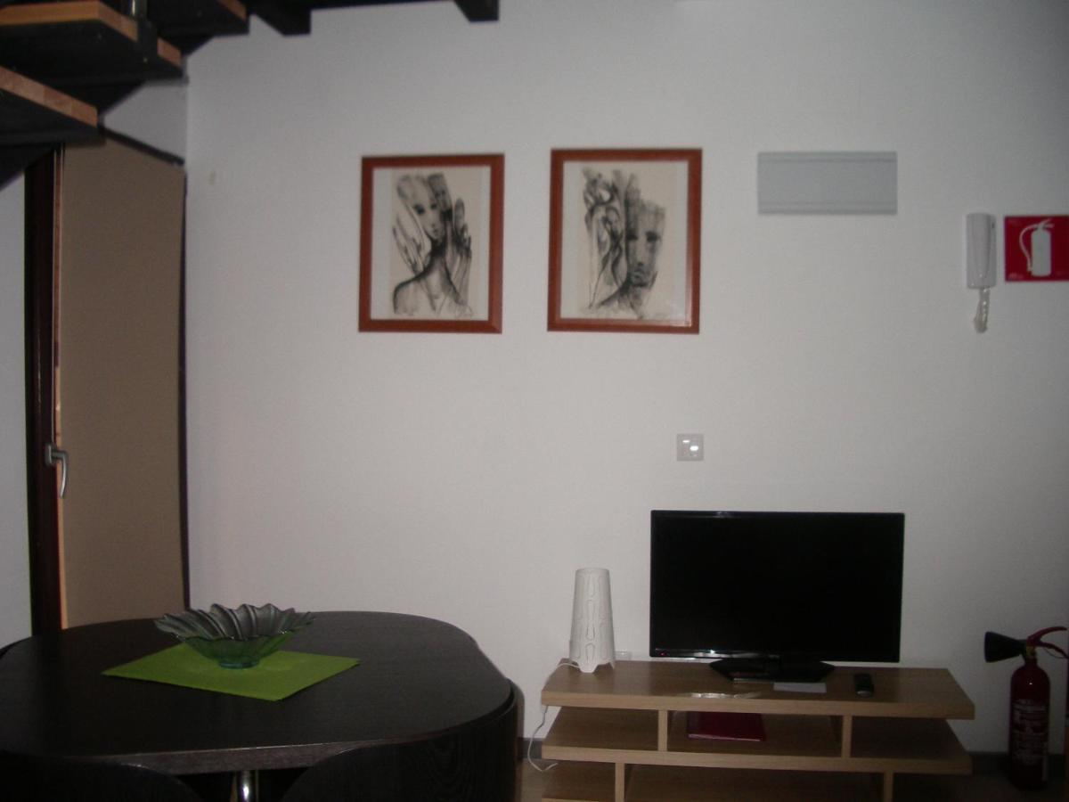 Apartamentos La Fonda Aninon Extérieur photo