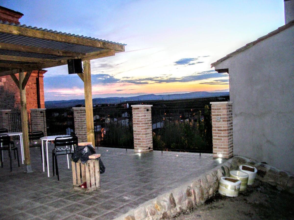 Apartamentos La Fonda Aninon Extérieur photo