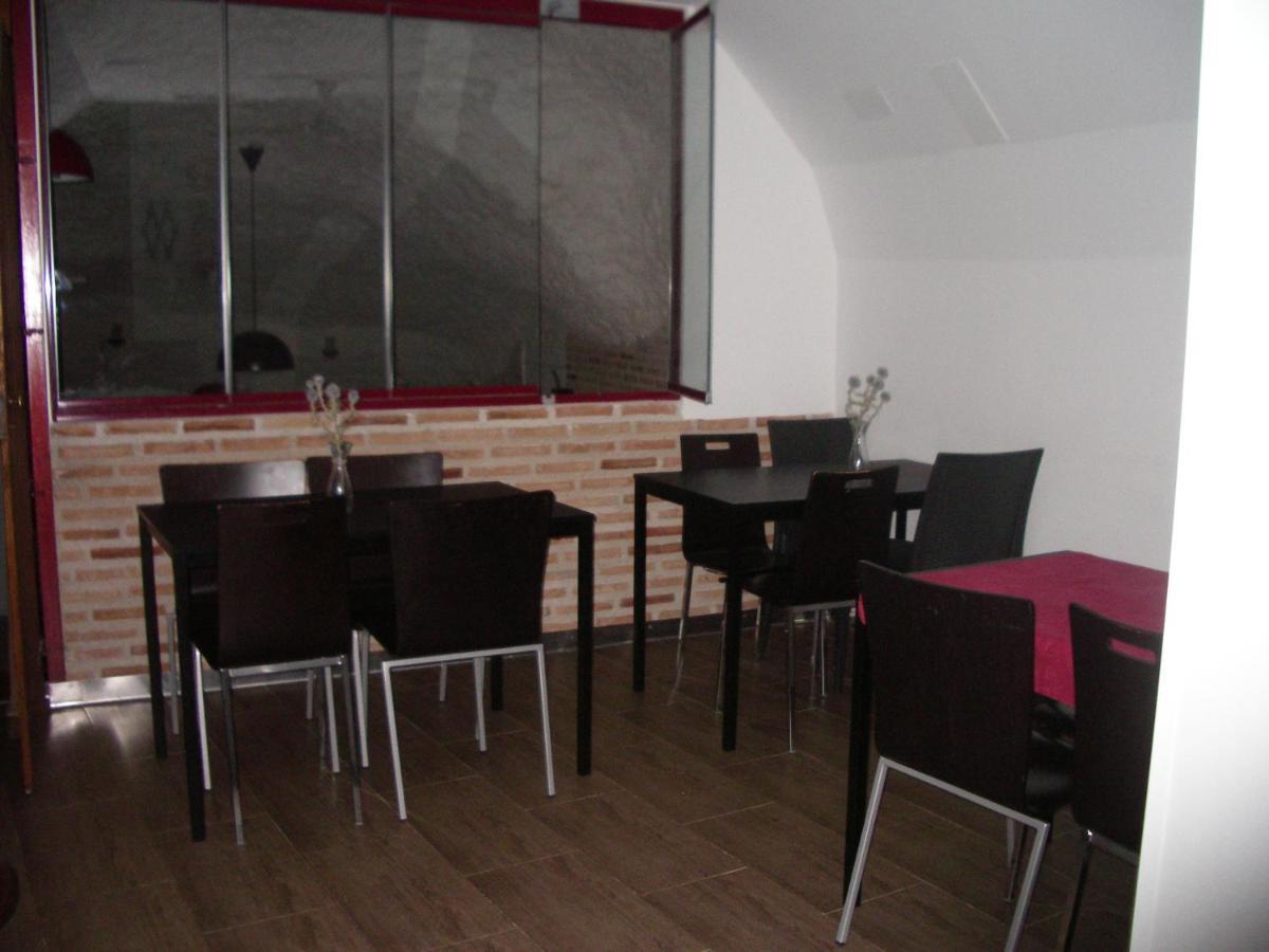 Apartamentos La Fonda Aninon Extérieur photo