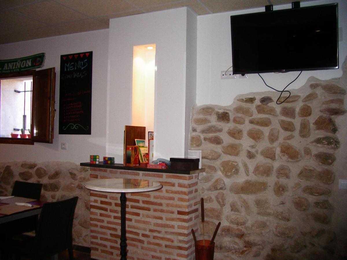 Apartamentos La Fonda Aninon Extérieur photo