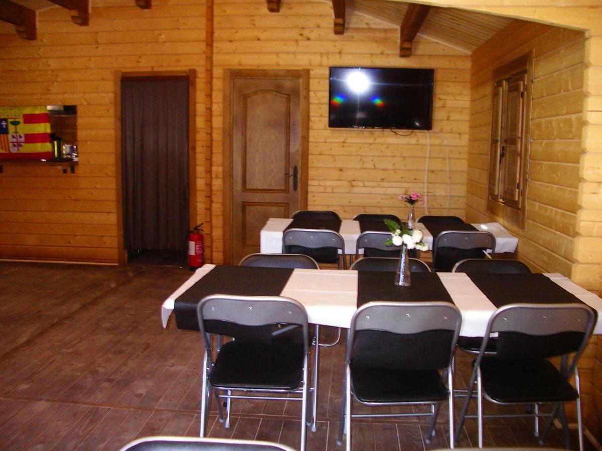 Apartamentos La Fonda Aninon Extérieur photo